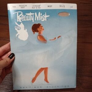 Vintage 1950s beauty mist seamless stockings